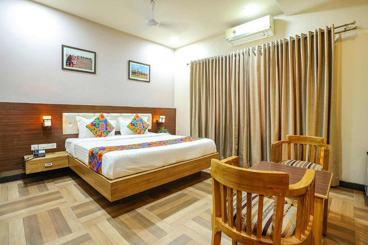 Royal Gm Plaza Hotel Джайпур Екстериор снимка