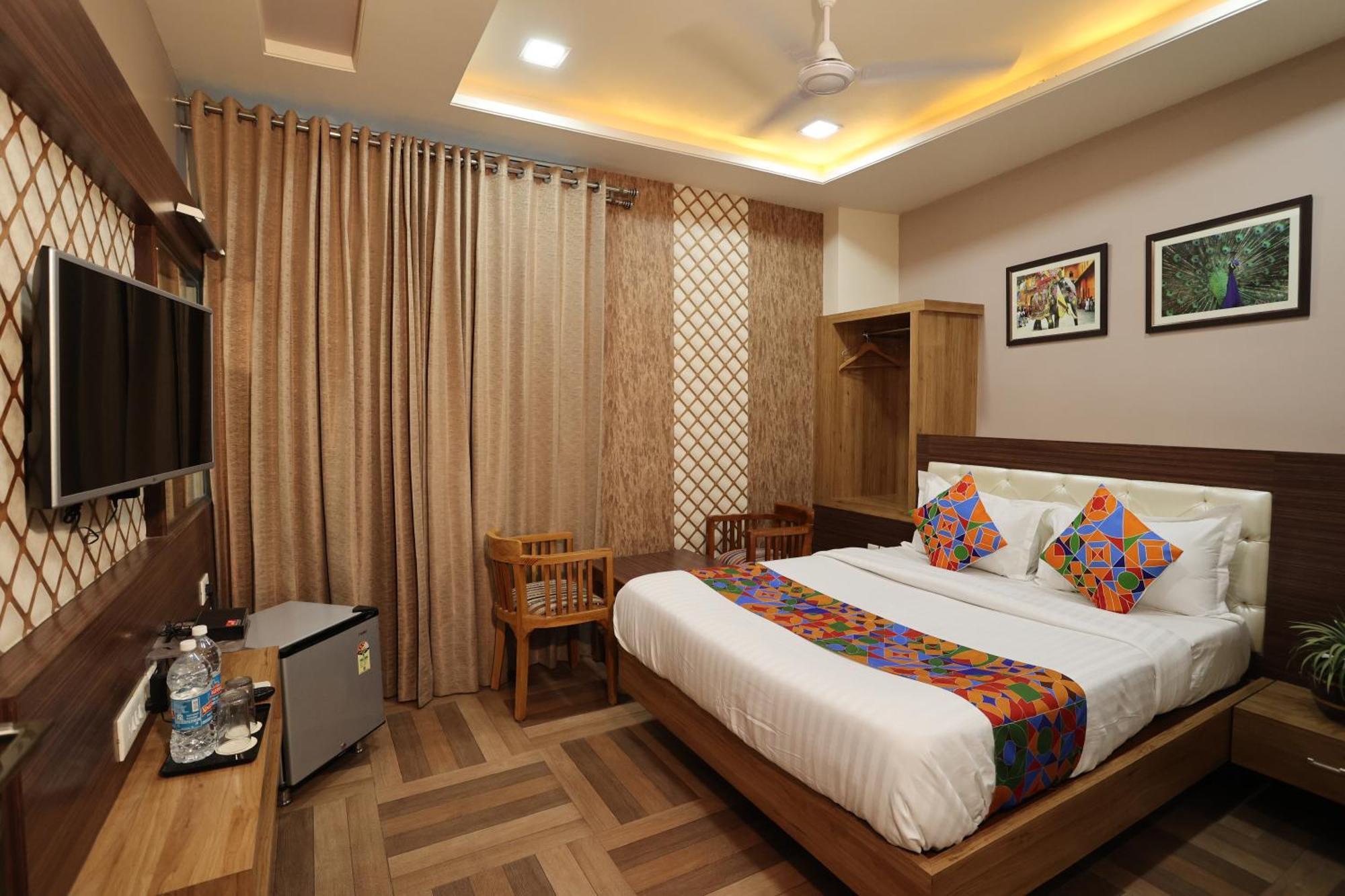Royal Gm Plaza Hotel Джайпур Екстериор снимка